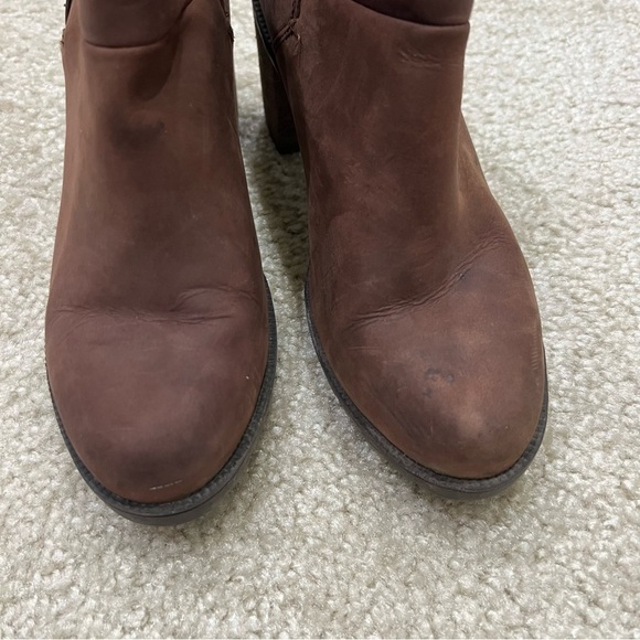 Clarks Malvet Helen 3” Heeled Leather Pull On Booties Boots Sz 8 Brown 60731120, - Picture 16 of 16